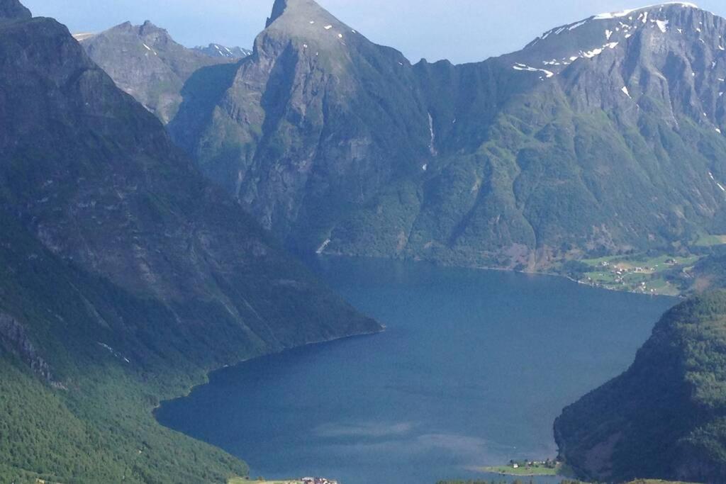 Вілла Bakken, Feriebolig Volda Екстер'єр фото